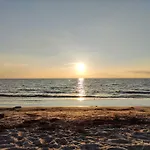 Kleiner Leuchtturm-backbord Fehmarn