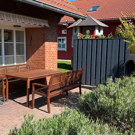 Holiday home Kleiner Leuchtturm-backbord *