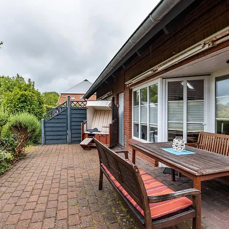 Holiday home Kleiner Leuchtturm-backbord *
