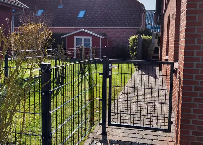 Kleiner Leuchtturm-backbord * 페마른