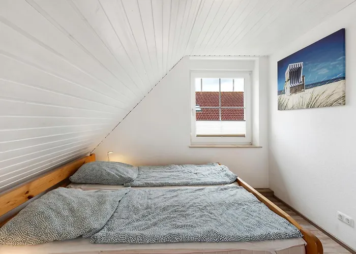 Kleiner Leuchtturm-backbord 페마른