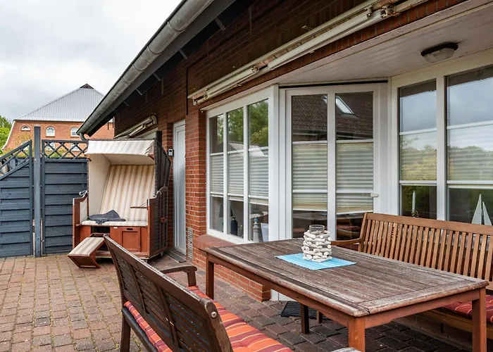 Kleiner Leuchtturm-backbord *